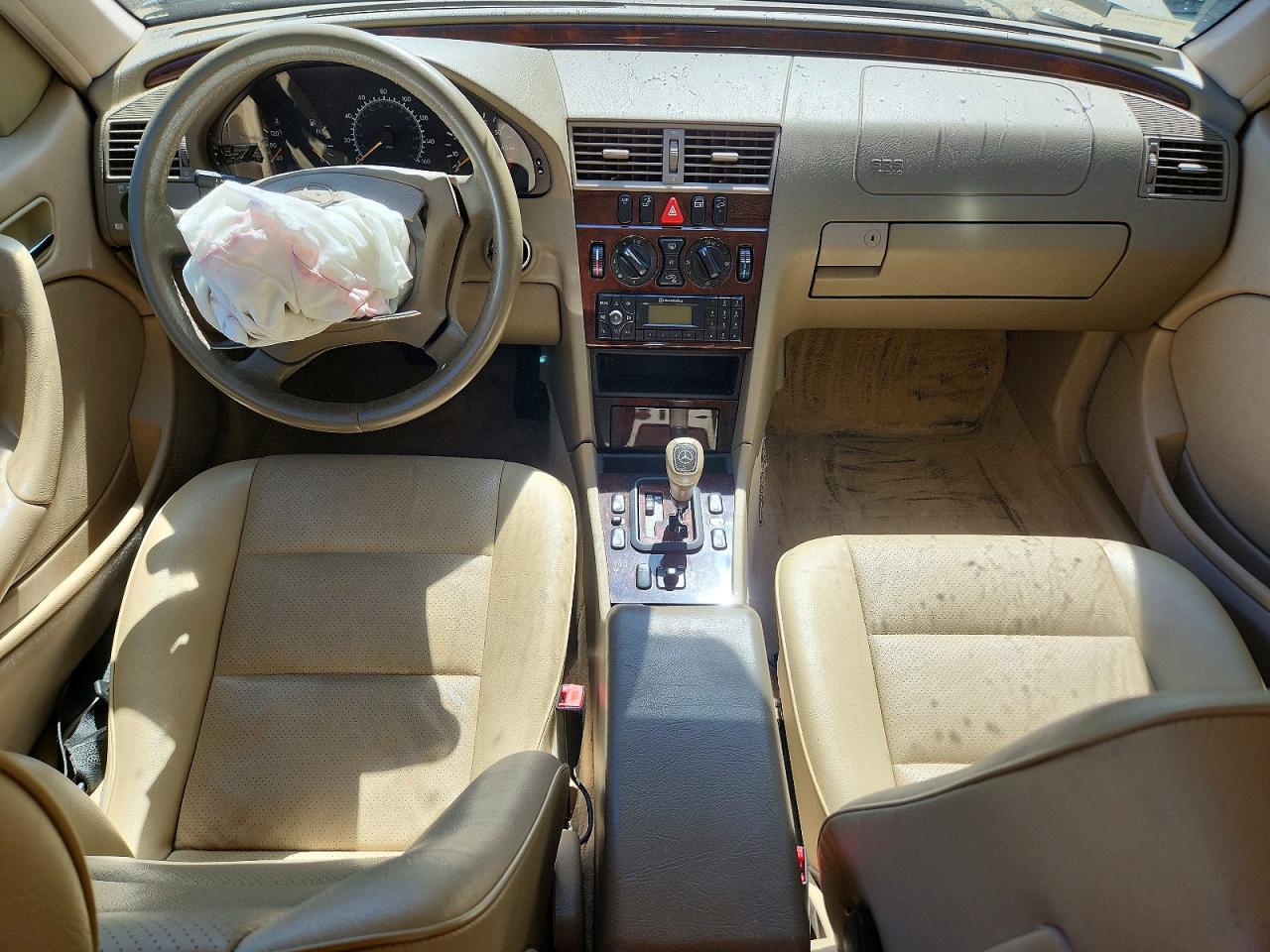 Mercedes-Benz C-Class 230