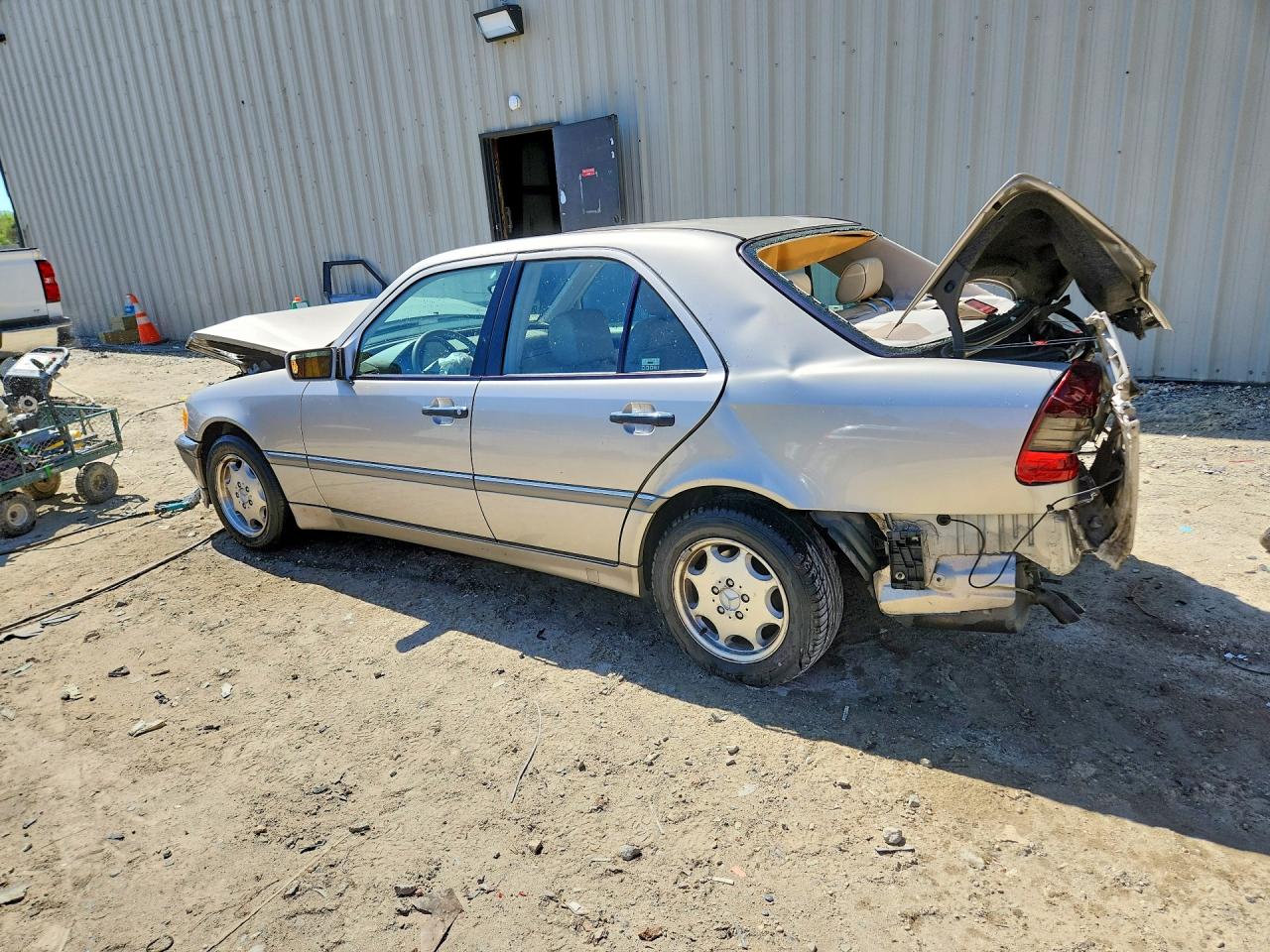 Mercedes-Benz C-Class 230