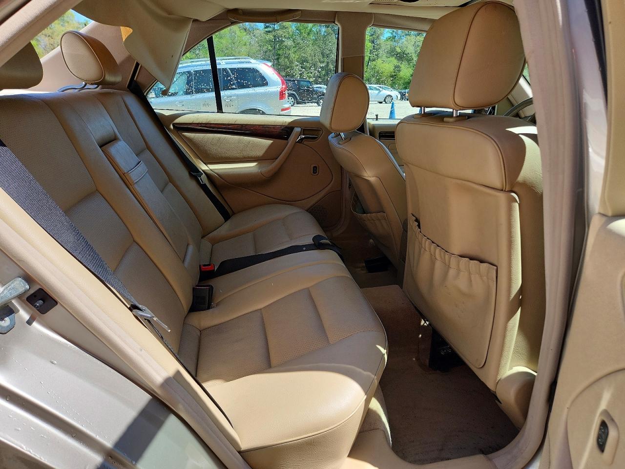 Mercedes-Benz C-Class 230
