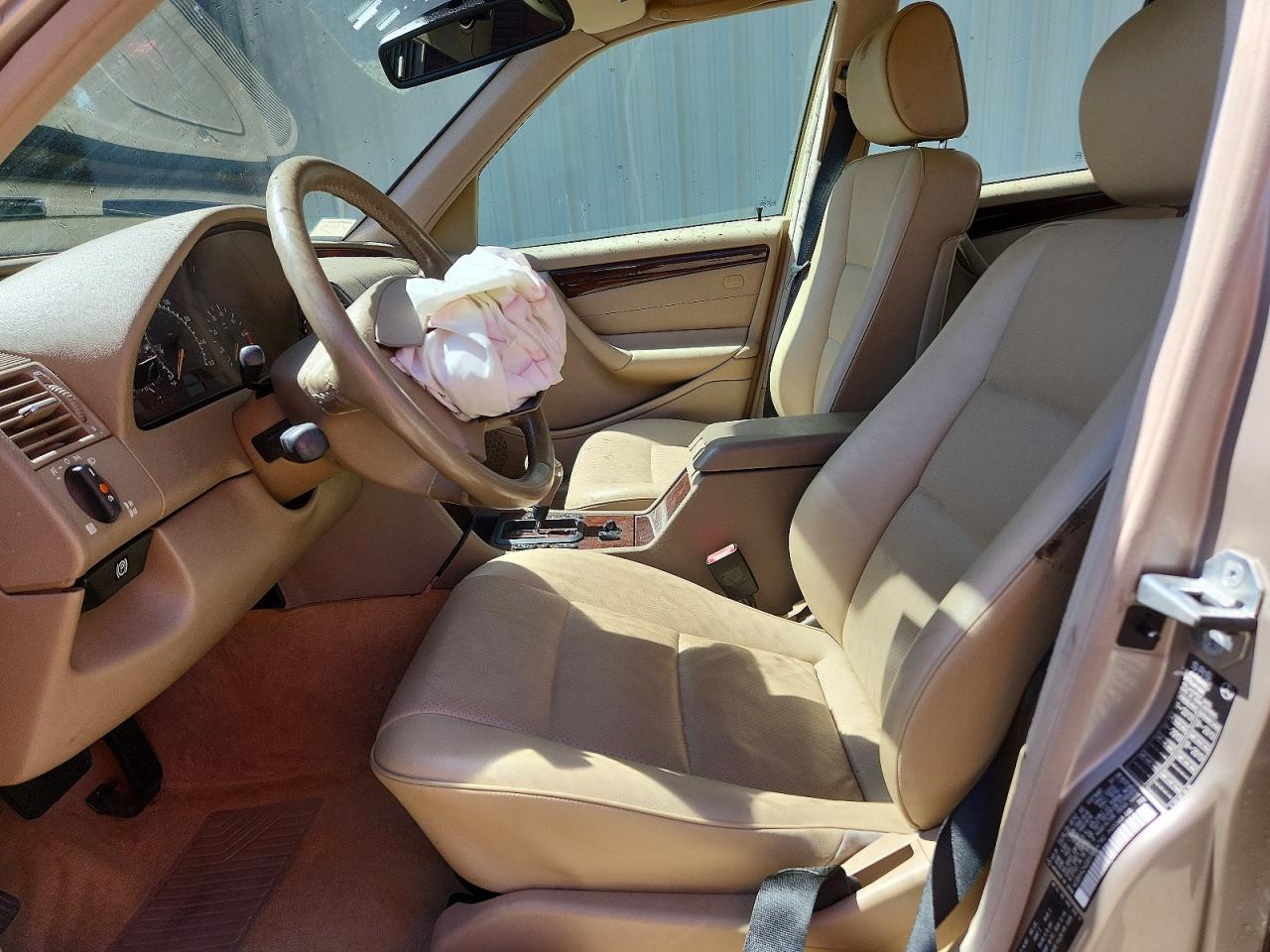 Mercedes-Benz C-Class 230