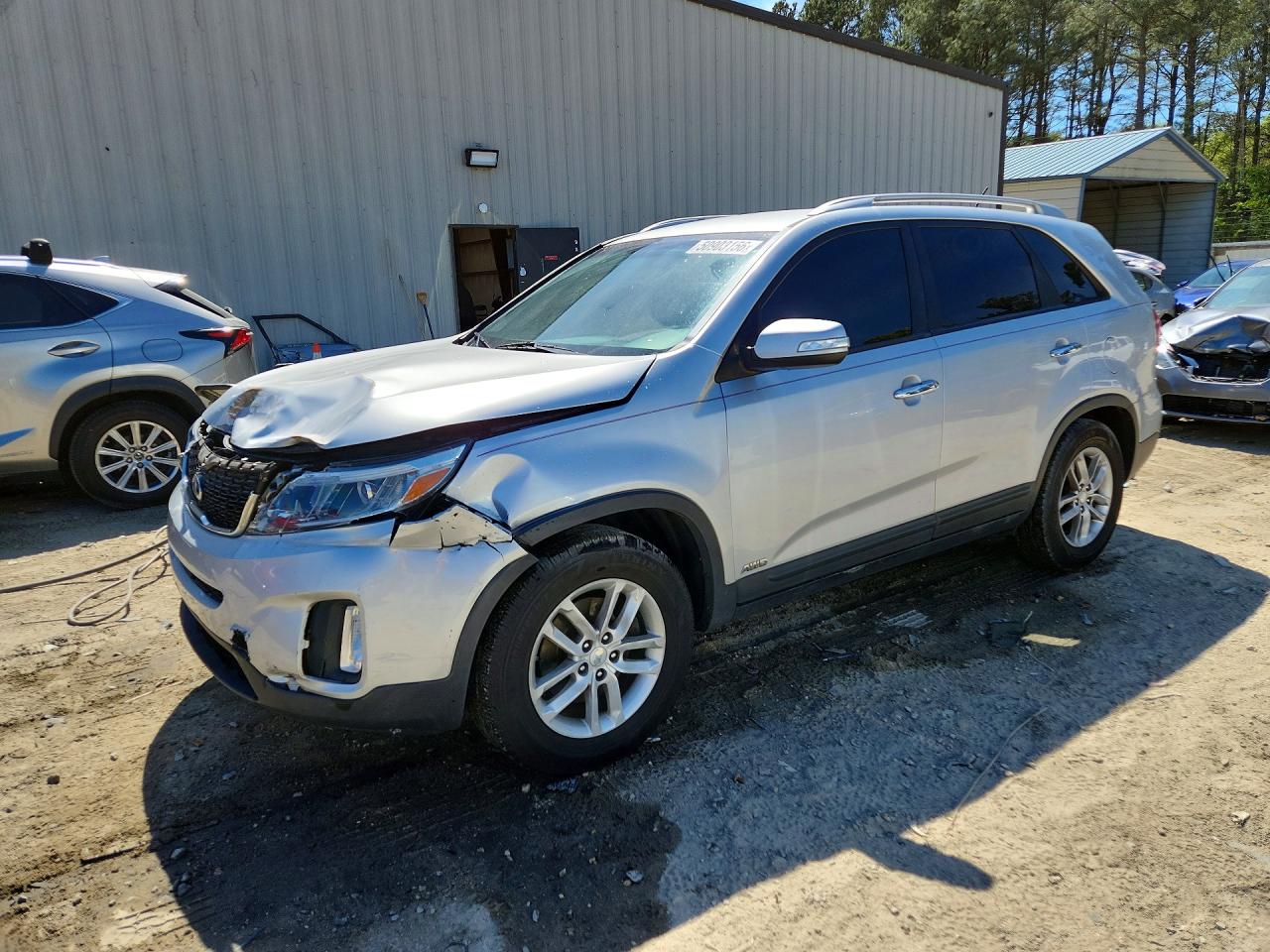 Salvage Kia Sorento Image