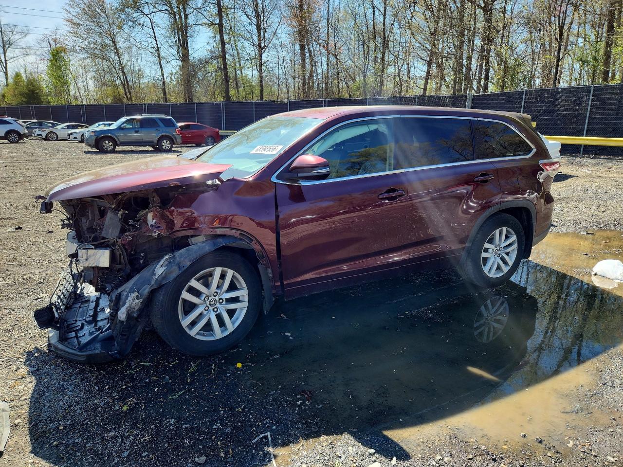Salvage Toyota Highlander Image