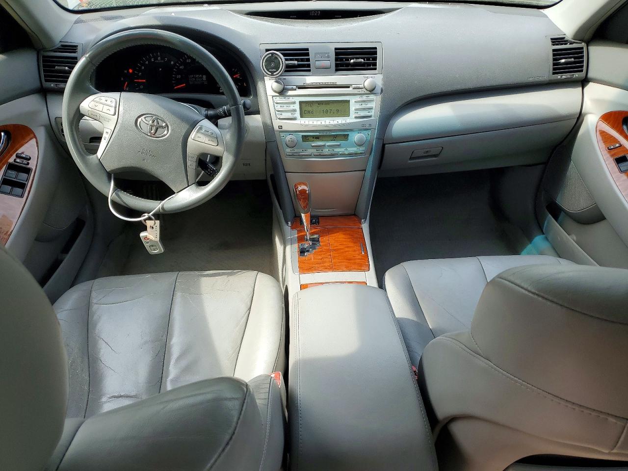 Toyota Camry Xle V6