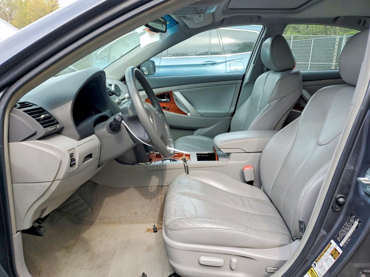 Toyota Camry Xle V6