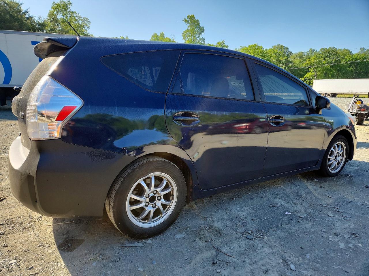 Toyota Prius v Two