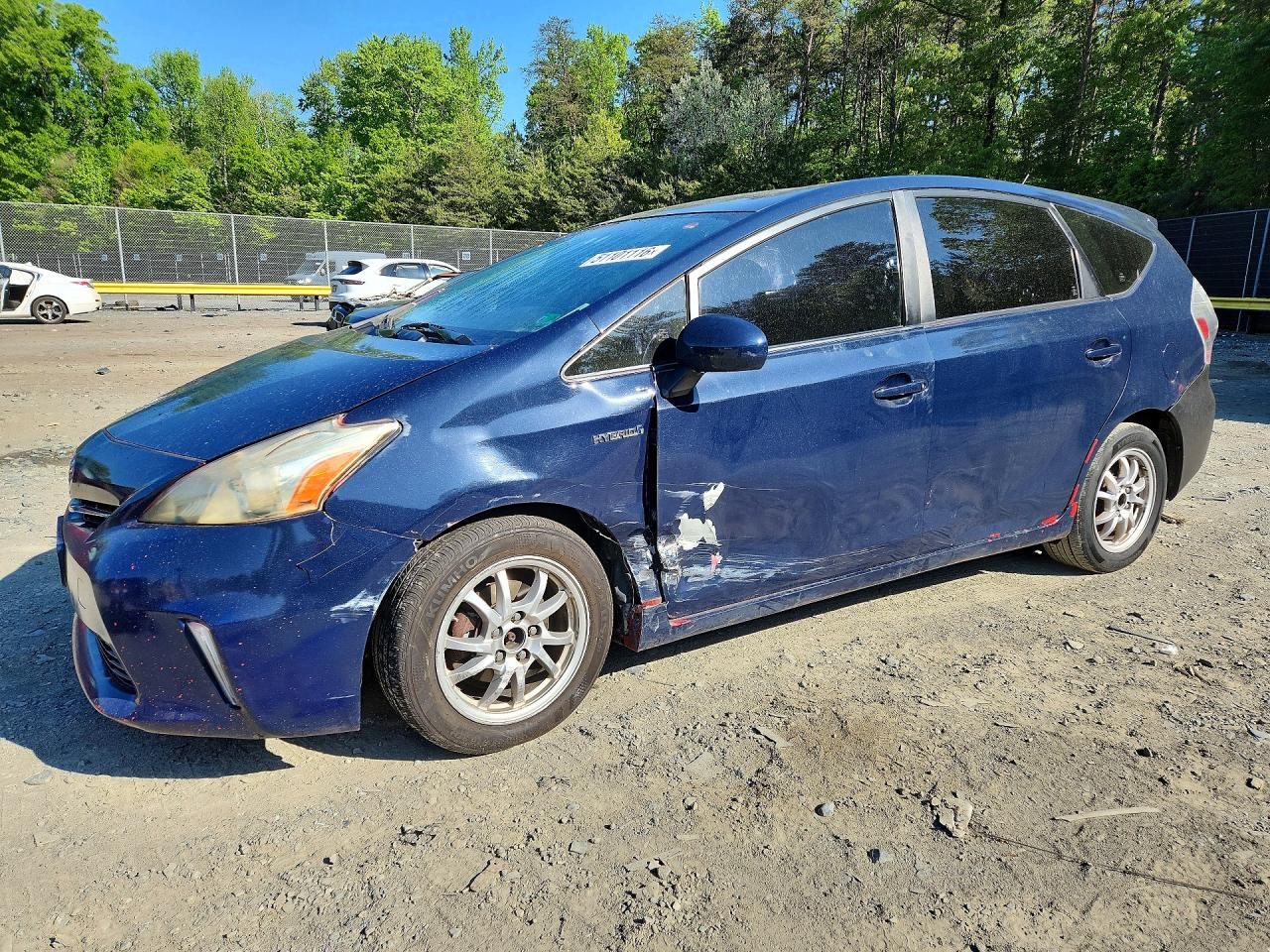 Salvage Toyota Prius v Image
