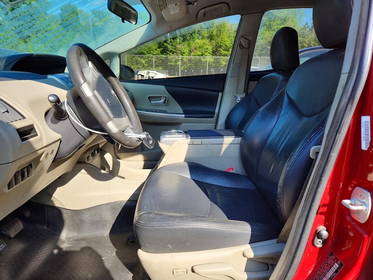 Toyota Prius v Two