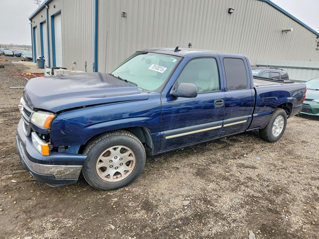 Salvage Chevrolet Silverado Image