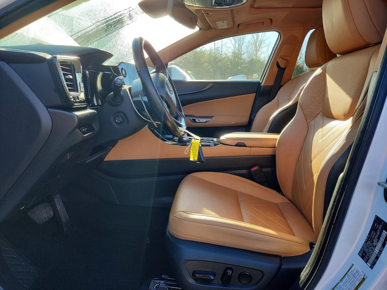 Lexus NX Base