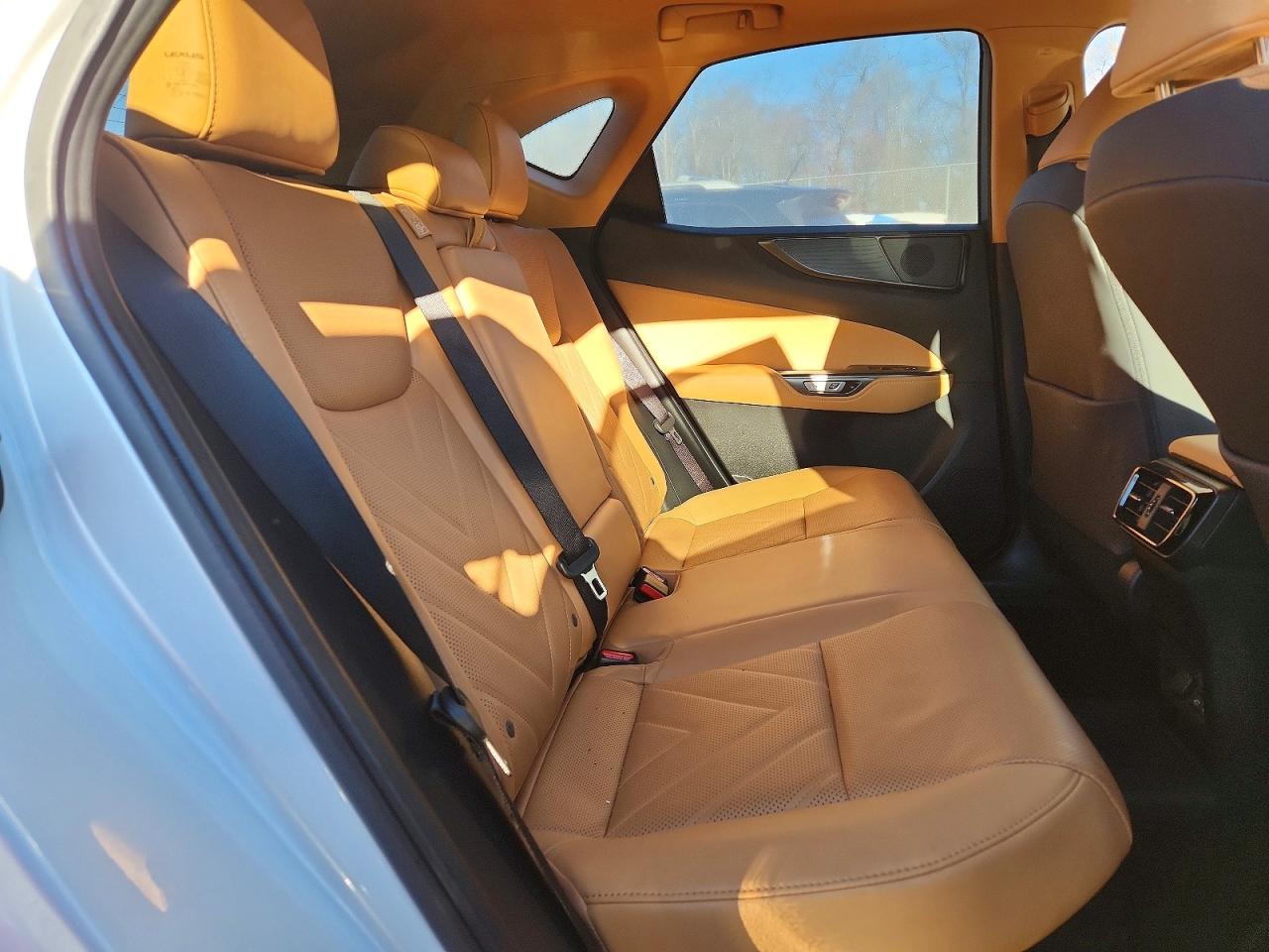 Lexus NX Base