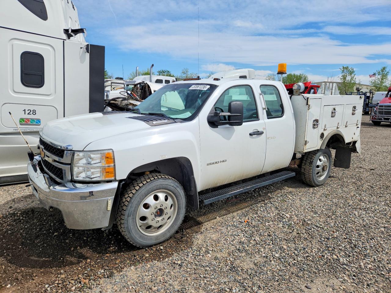Salvage Chevrolet Silverado Image