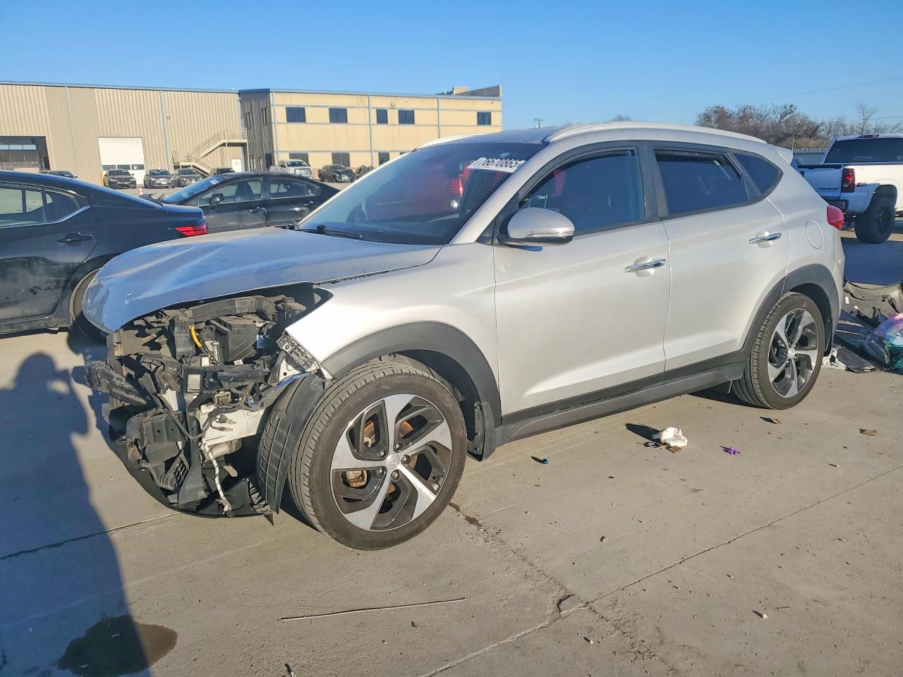 Salvage Hyundai TUCSON Image