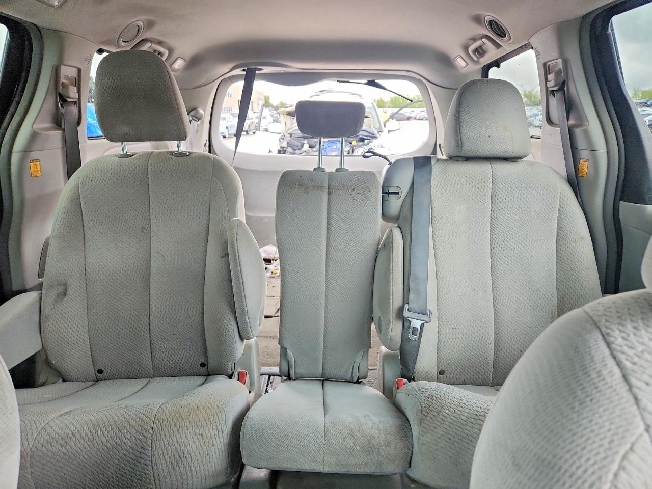 Toyota Sienna Le