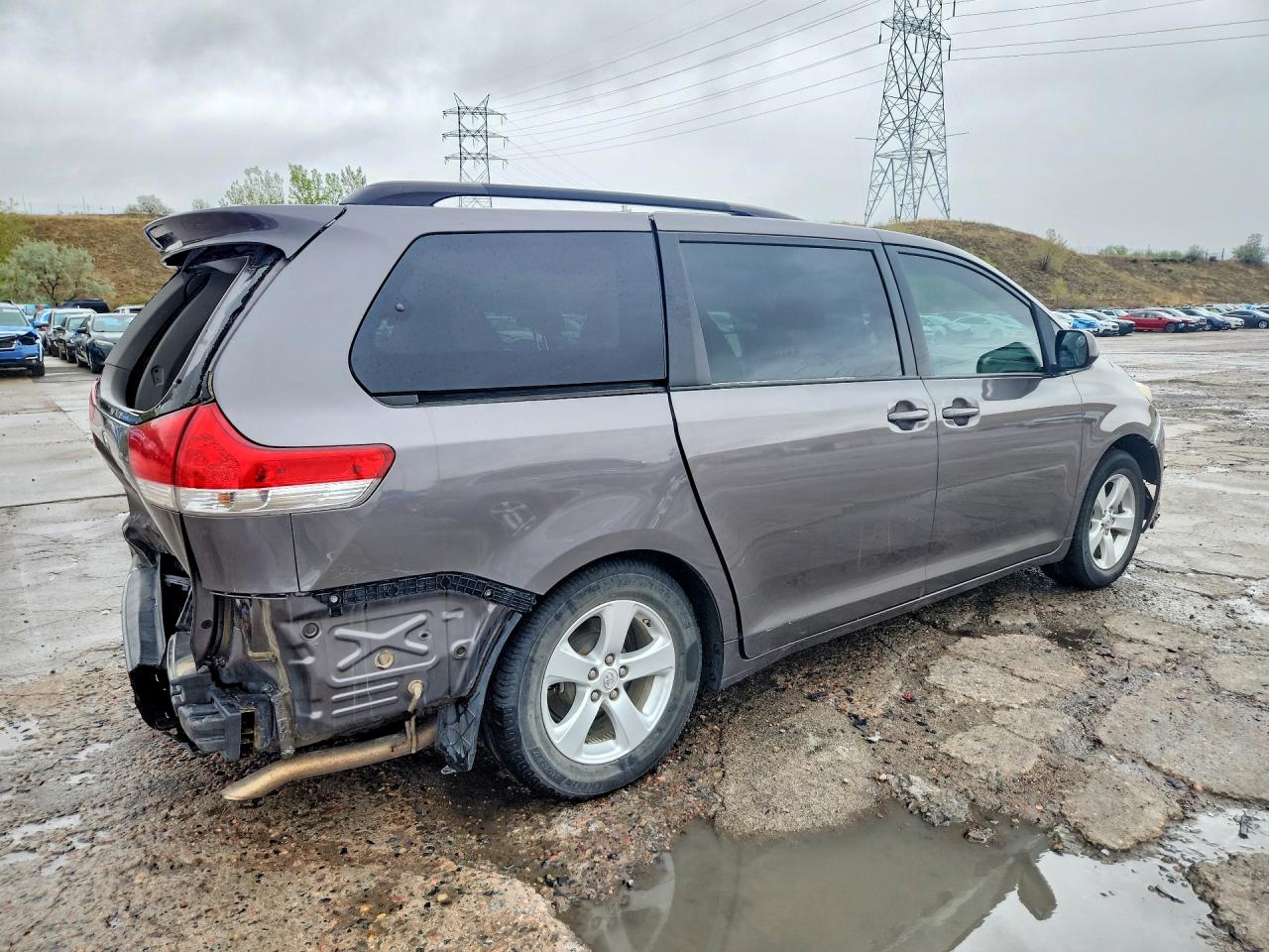 Toyota Sienna Le