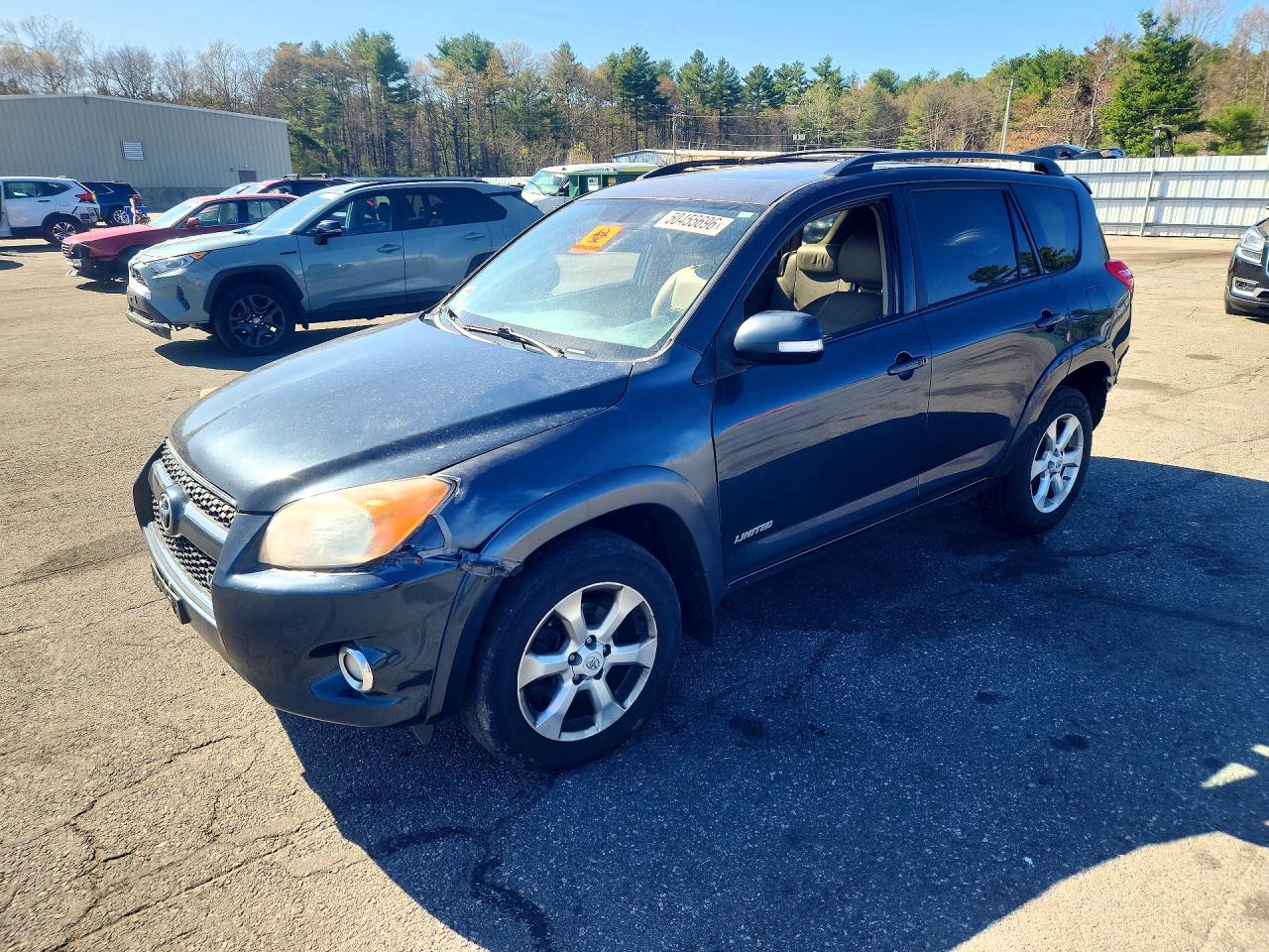 Salvage Toyota RAV4 Image