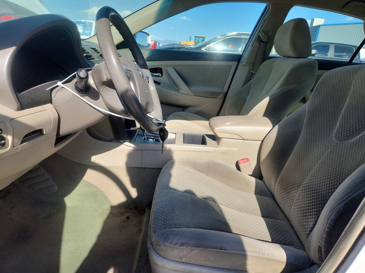 Toyota Camry Le V6