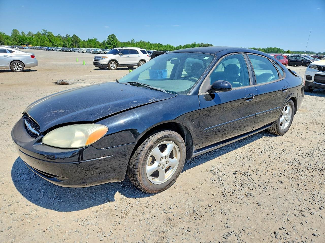 Salvage Ford Taurus Image