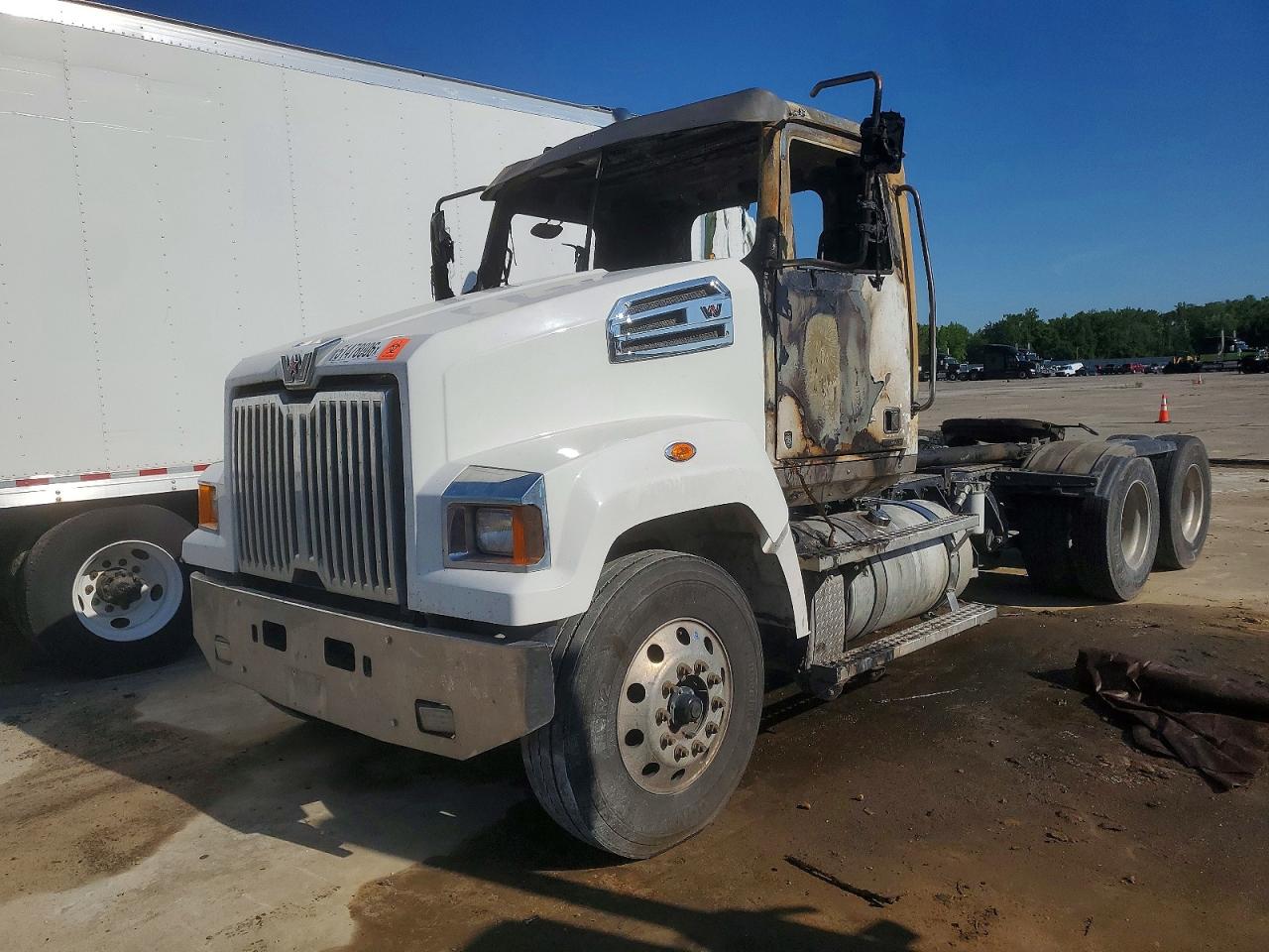 Western Star Auto Car Conventional 4700sf