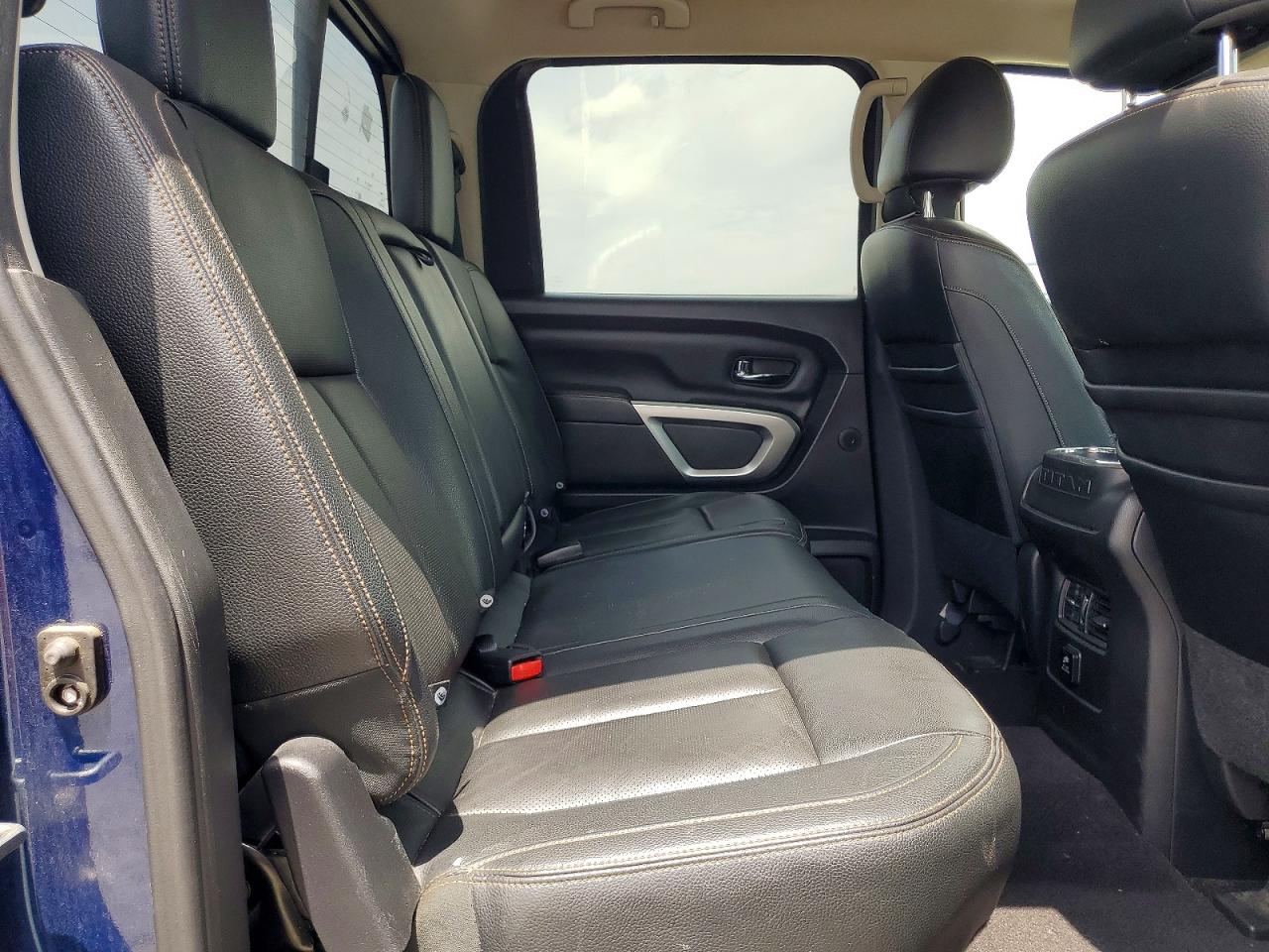 Nissan Titan Sl