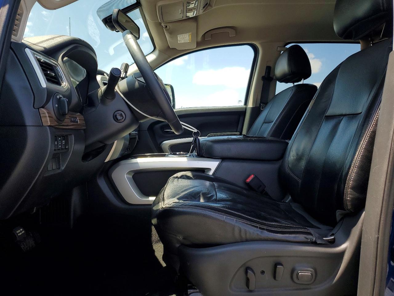 Nissan Titan Sl