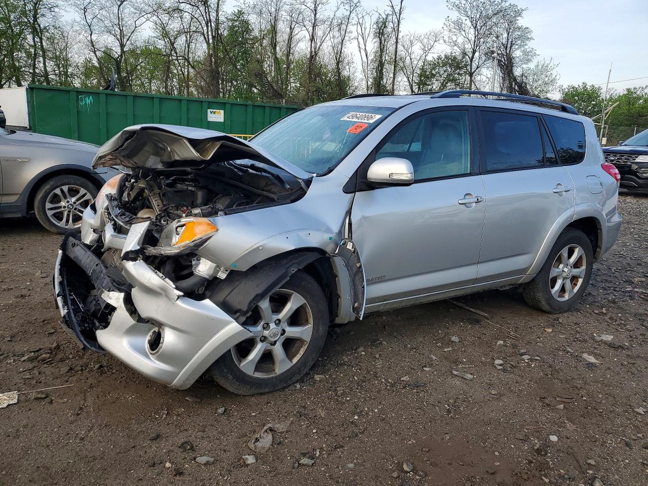 Salvage Toyota RAV4 Image