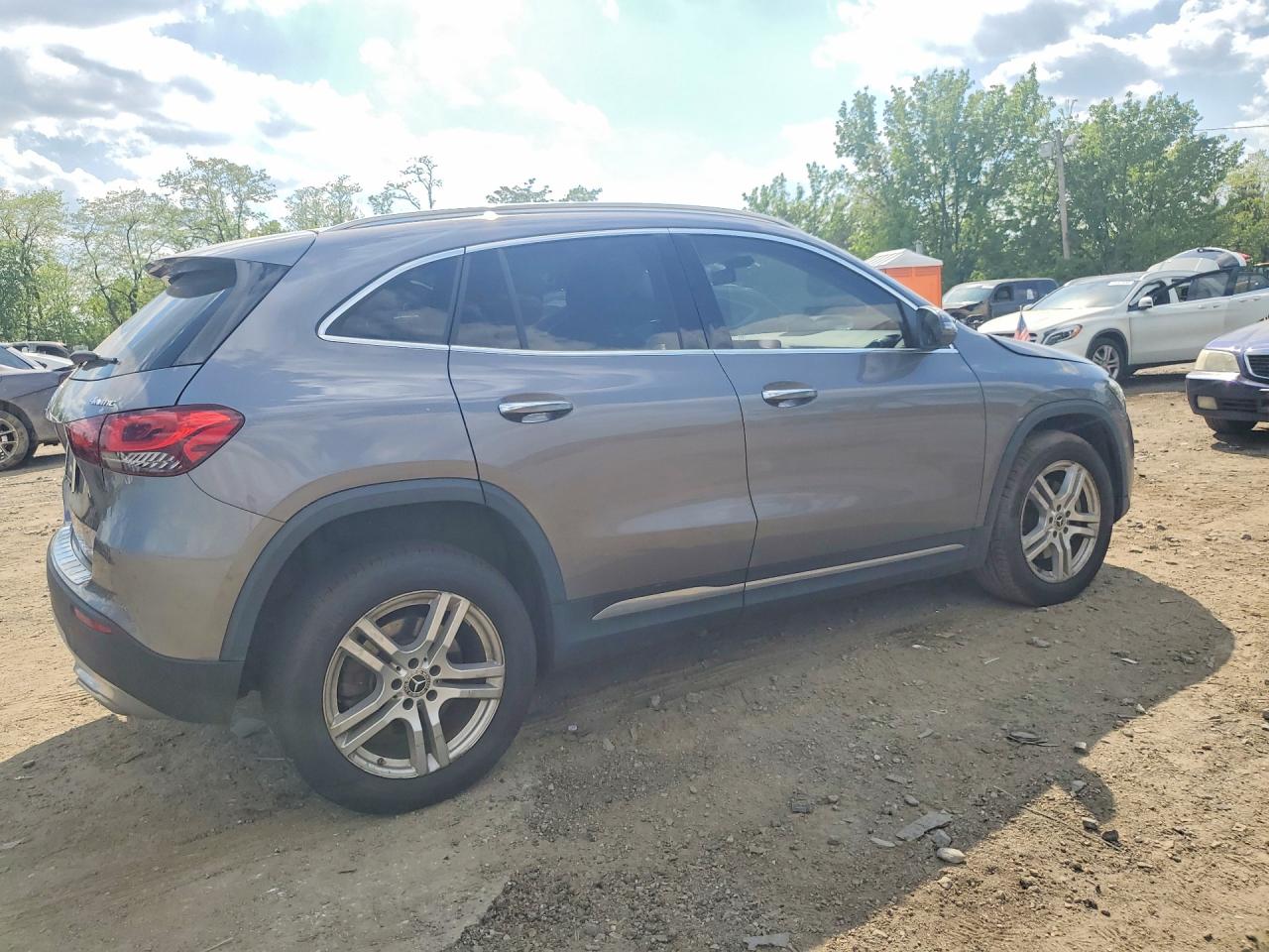 Mercedes-Benz GLA 250 4matic