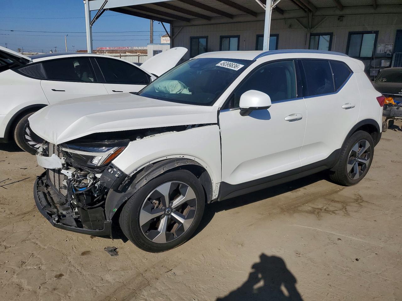 Salvage Volvo XC40 Image