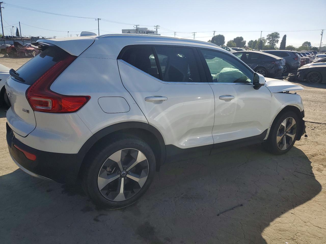 Volvo XC40 Core