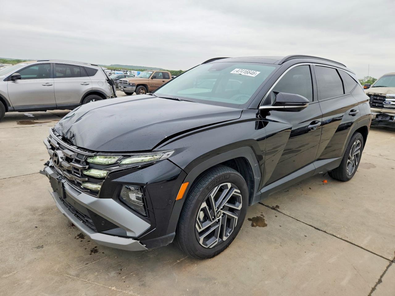 Salvage Hyundai TUCSON Image