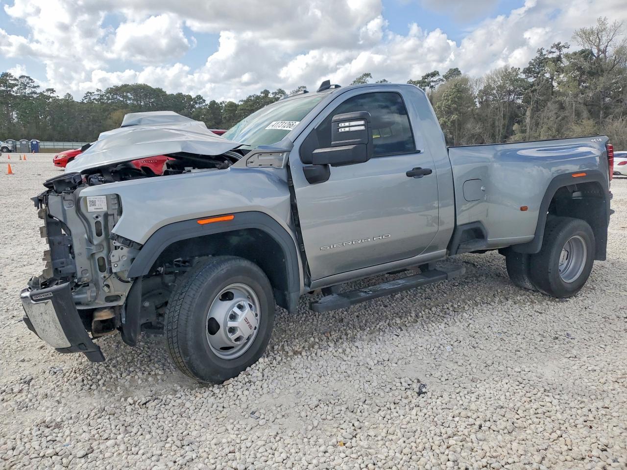 Salvage GMC Sierra Image