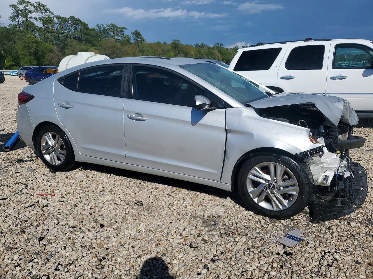 Hyundai ELANTRA Value Edition