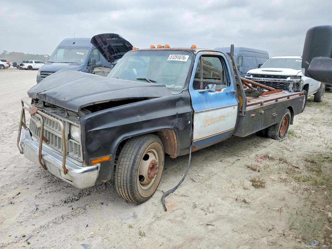 Salvage Chevrolet C30 Image