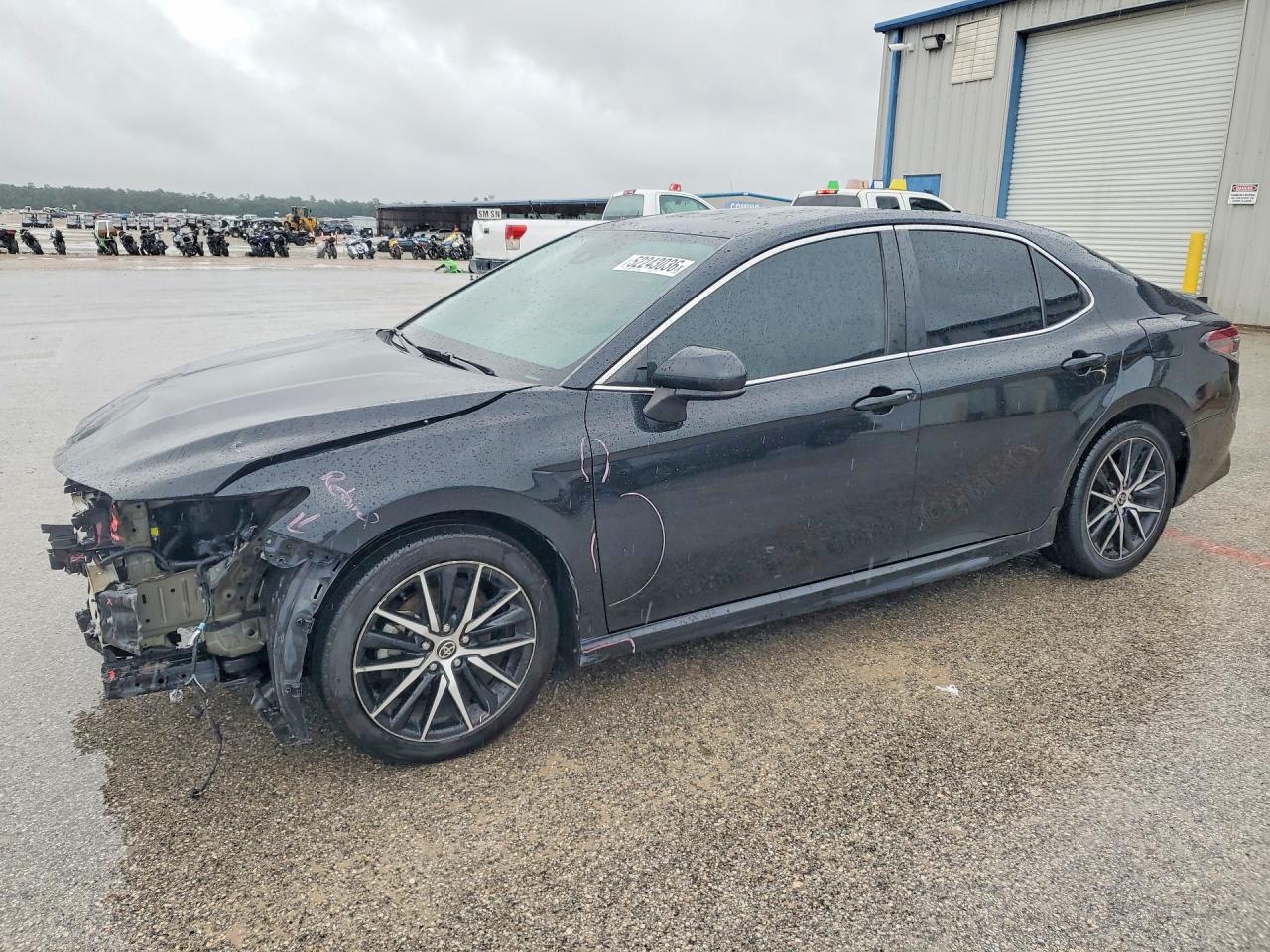 Salvage Toyota Camry Image