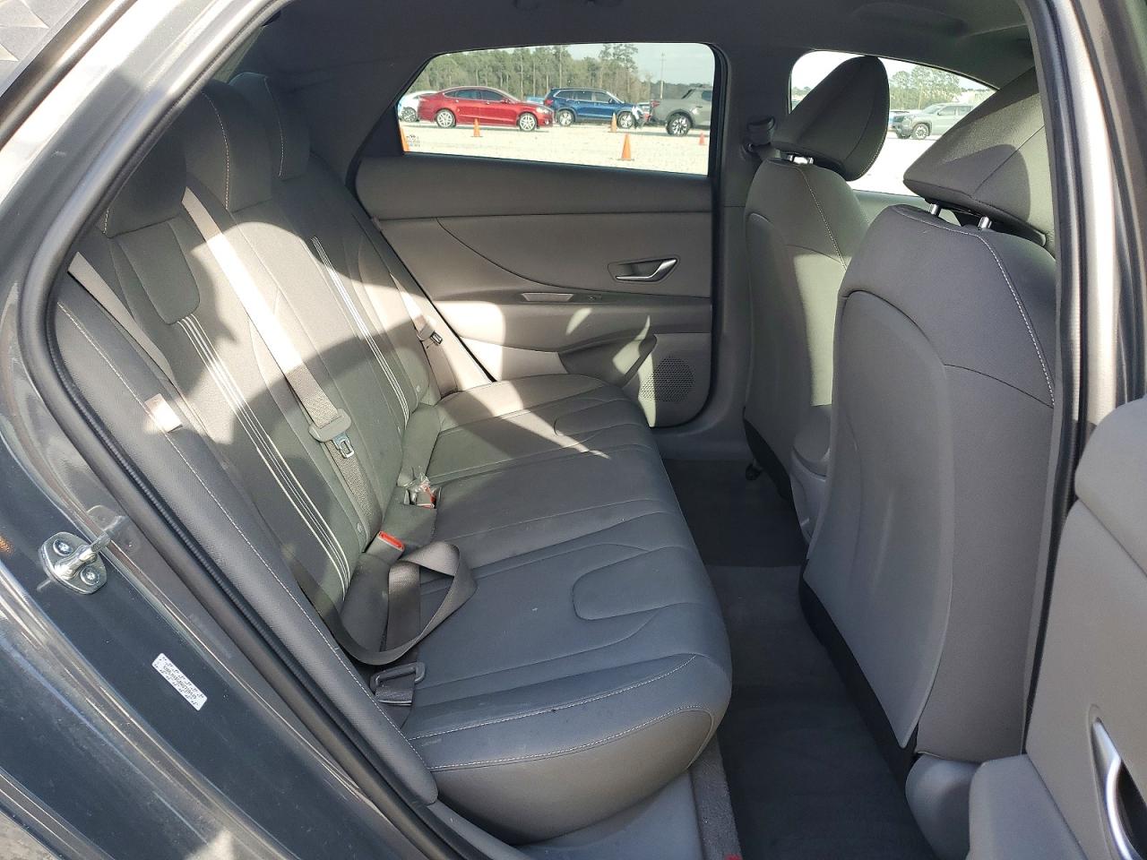 Hyundai ELANTRA Sel
