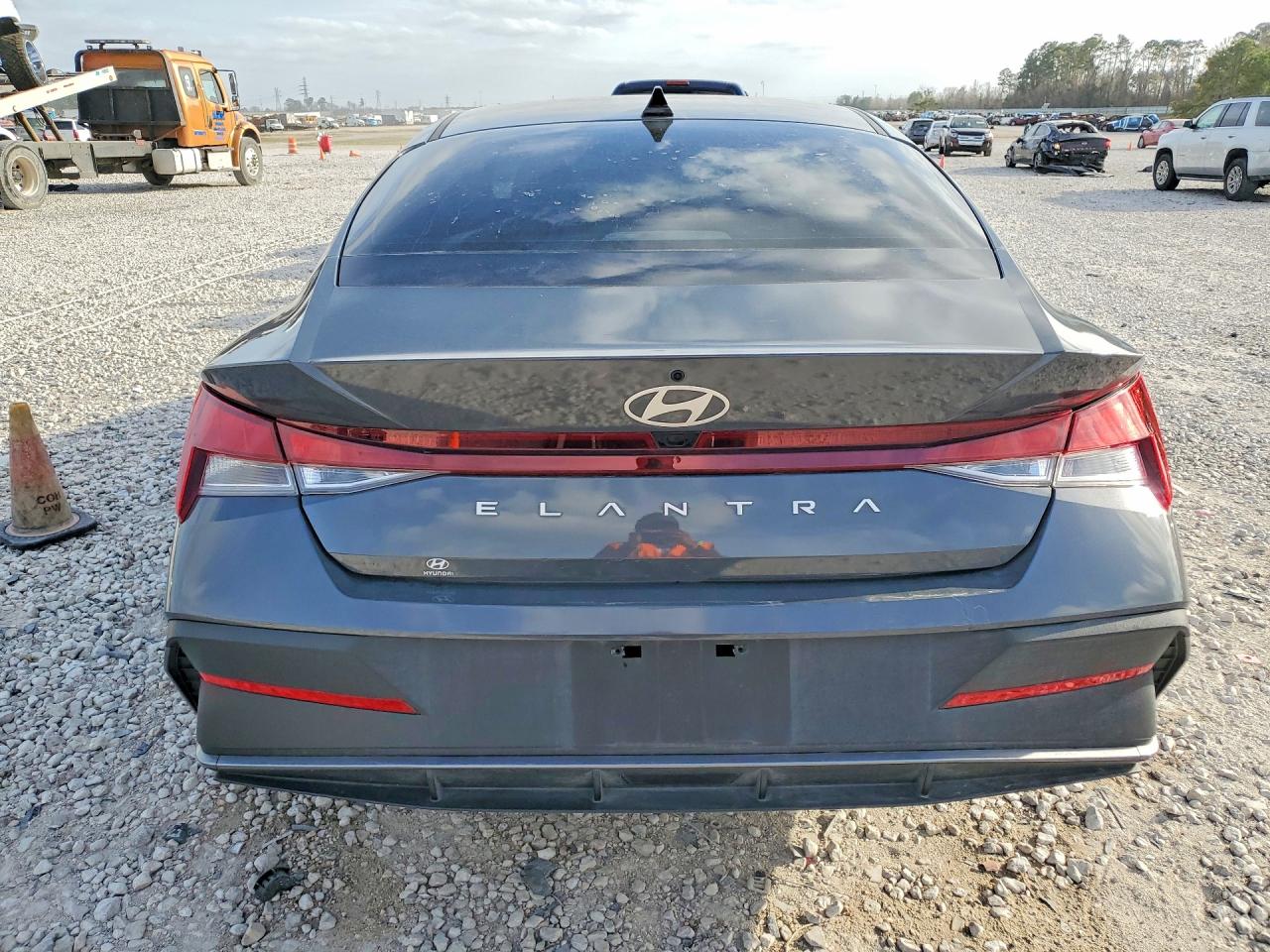 Hyundai ELANTRA Sel
