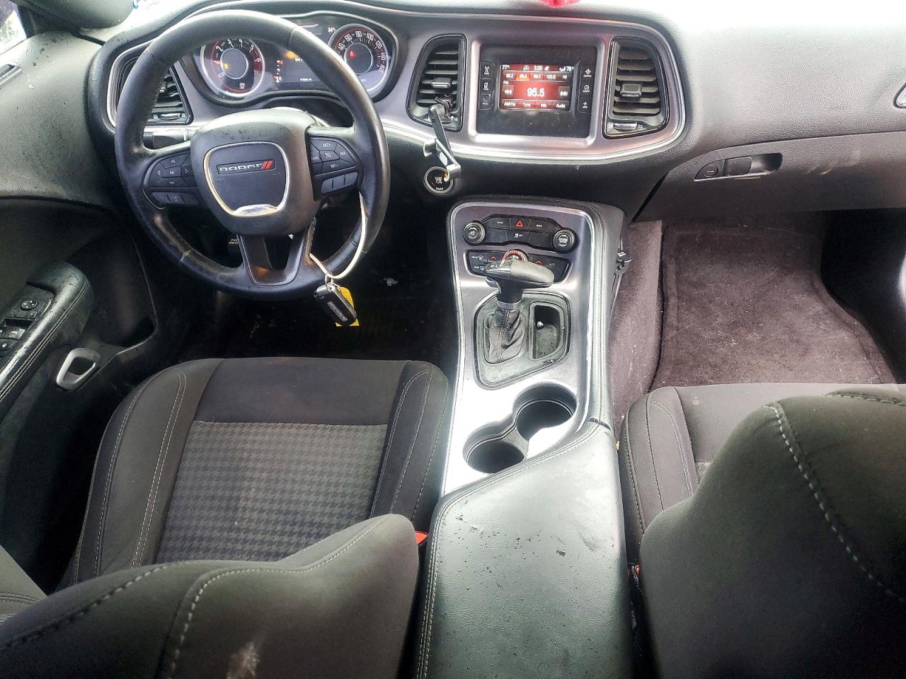 Dodge Challenger Sxt