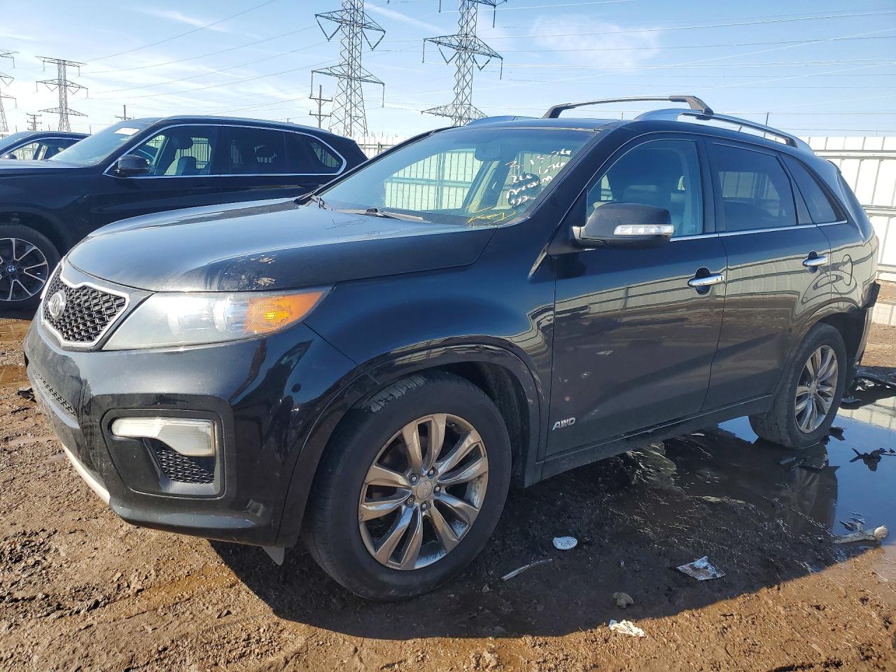 Salvage Kia Sorento Image