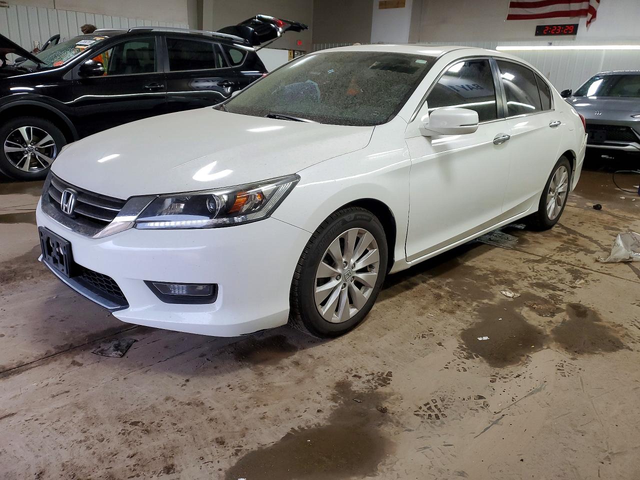 Salvage Honda Accord Image
