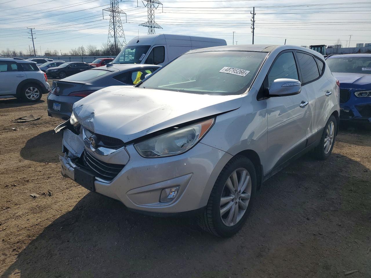 Salvage Hyundai TUCSON Image