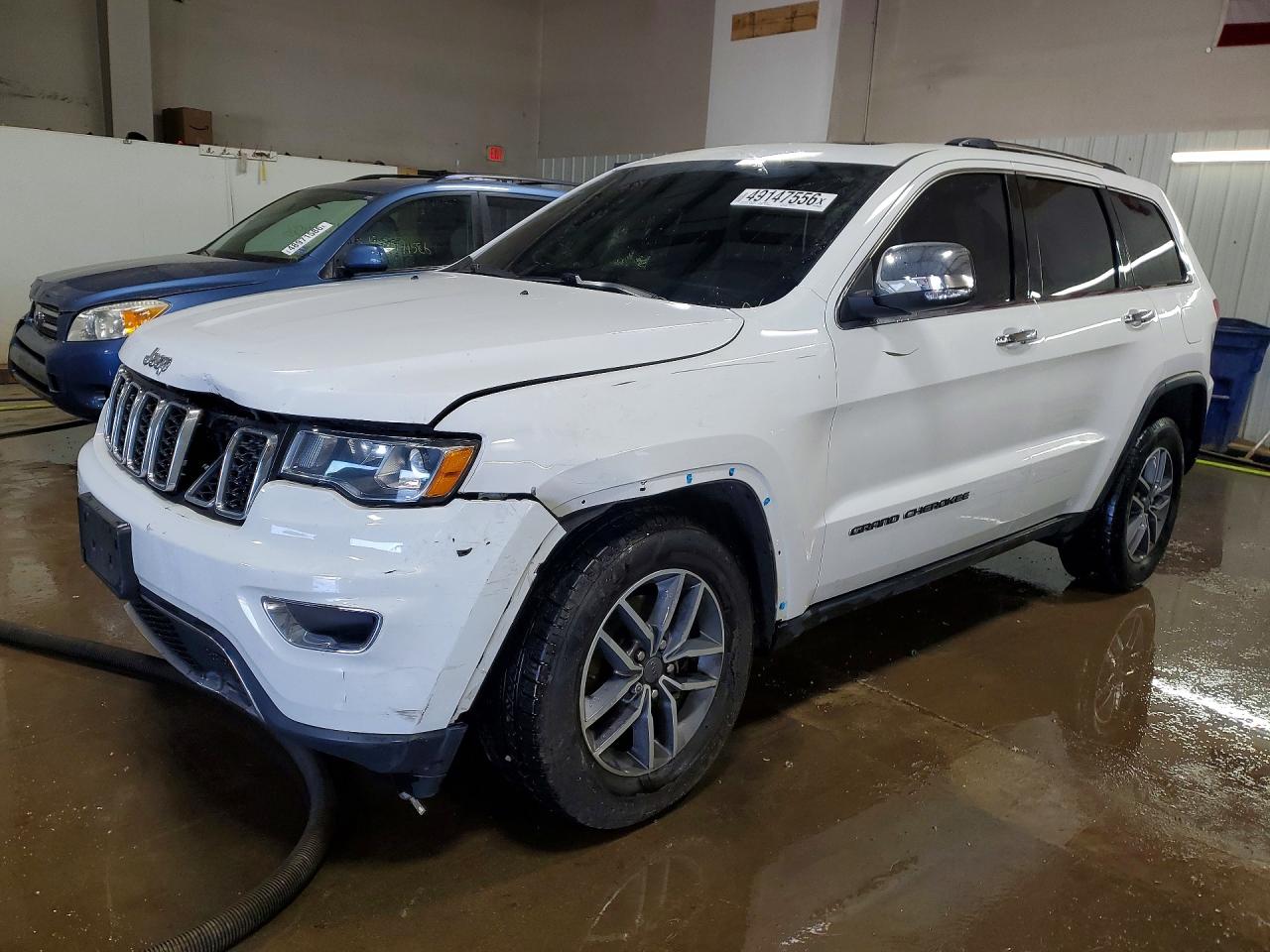 Salvage Jeep Grand Cherokee Image