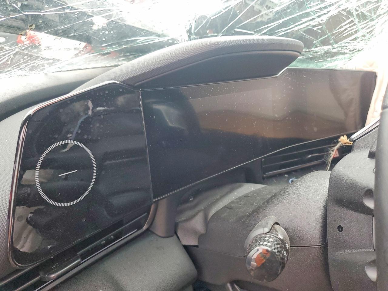 Hyundai ELANTRA Base