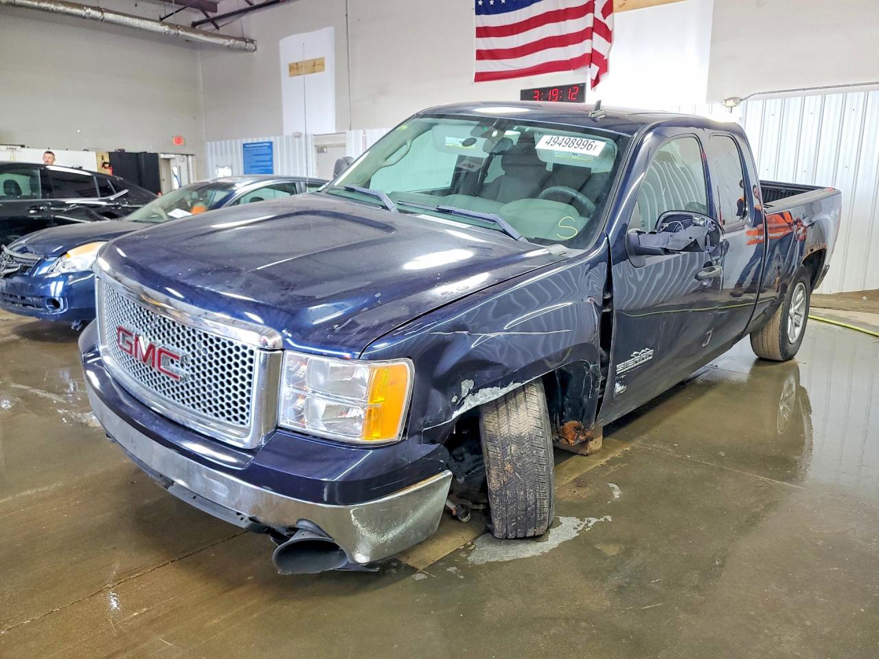 Salvage GMC Sierra Image