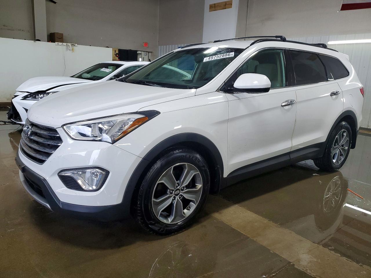 Salvage Hyundai SANTA FE Image