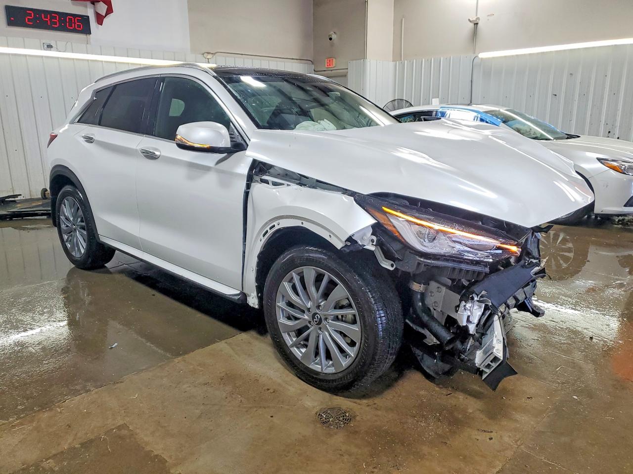 INFINITI Qx Luxe