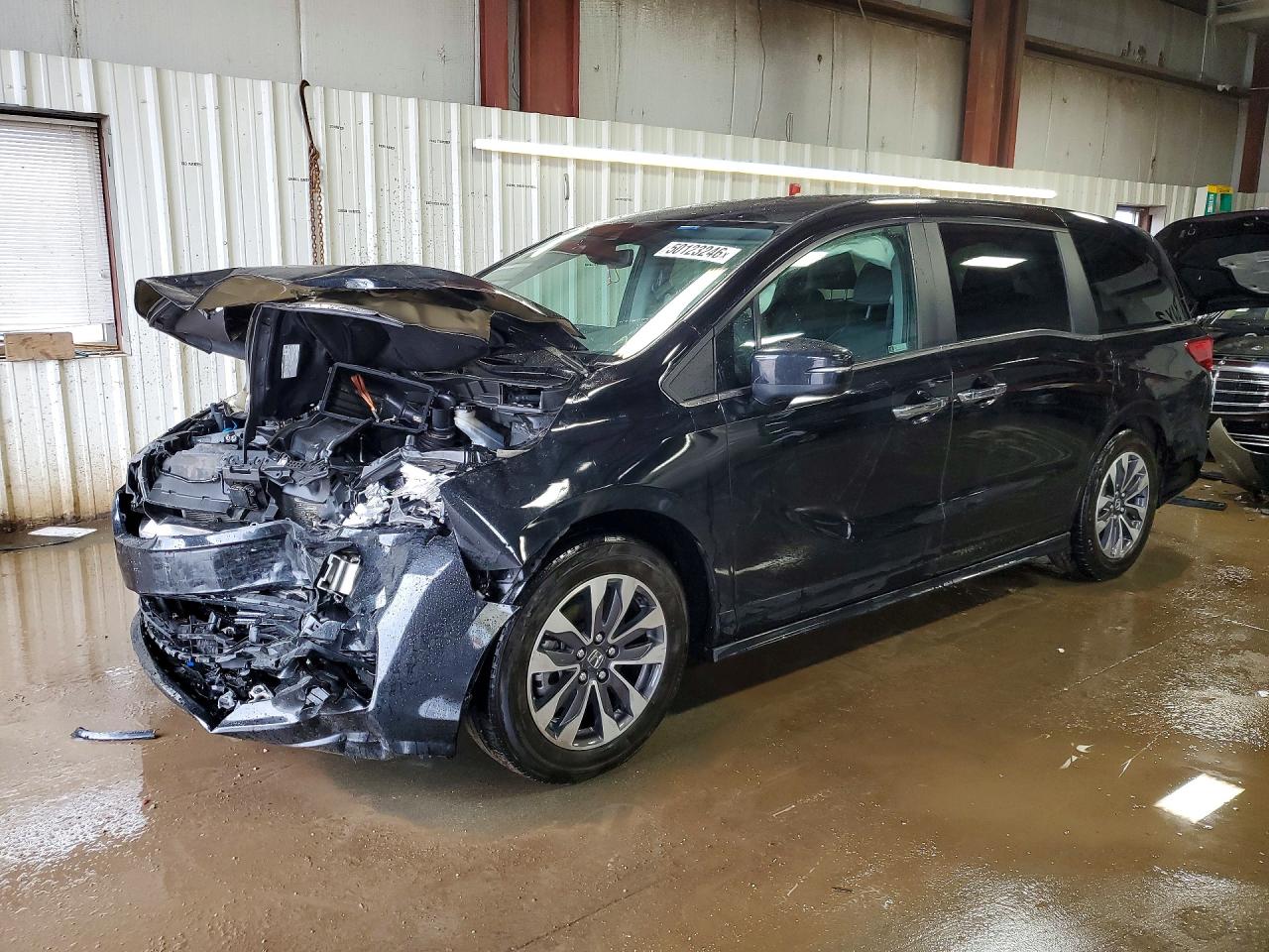Salvage Honda Odyssey Image