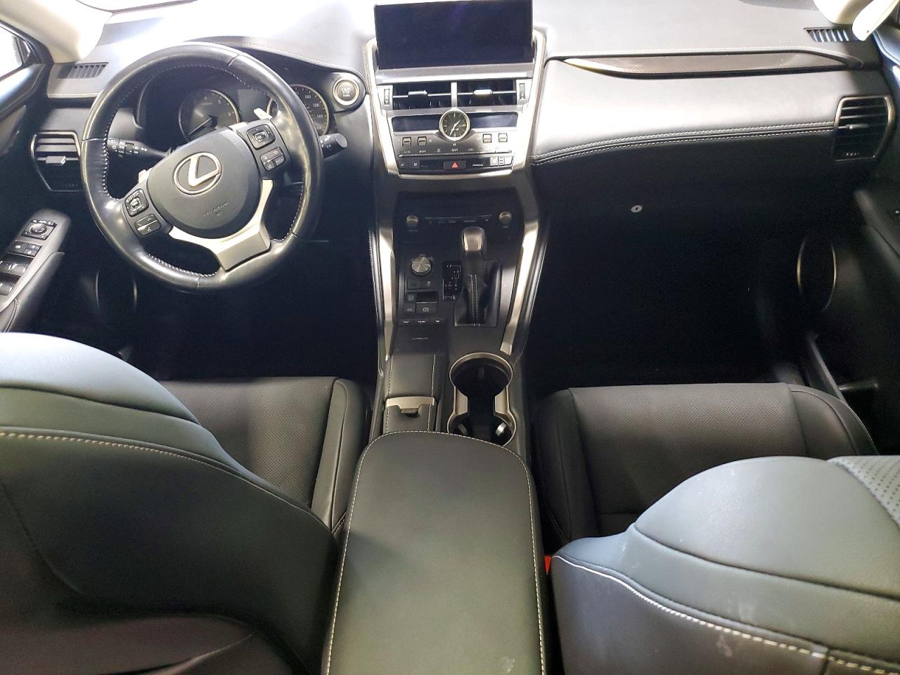 Lexus NX 300