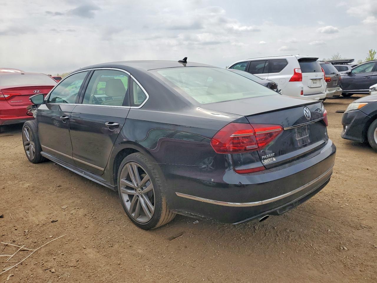 Volkswagen Passat R-line