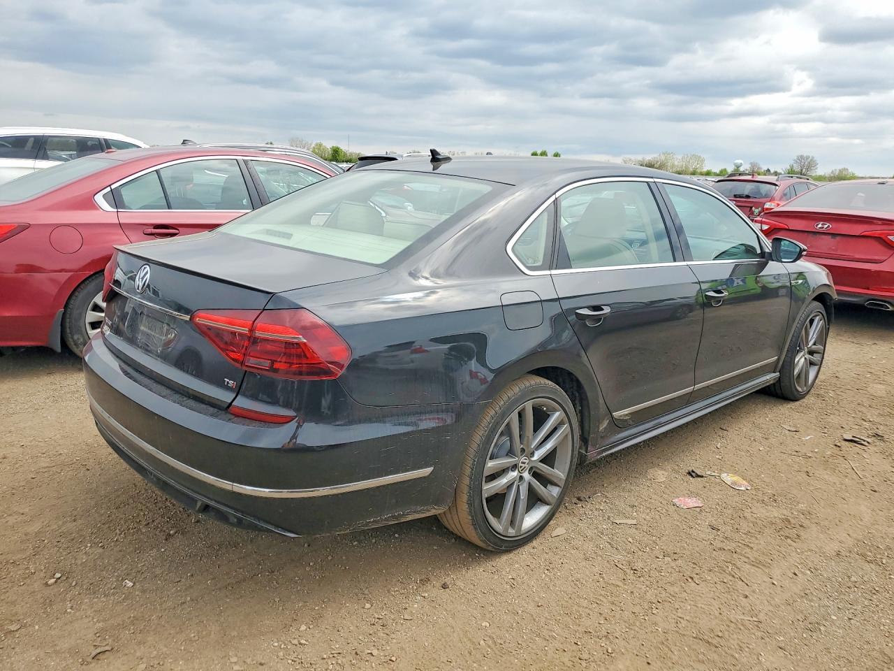 Volkswagen Passat R-line