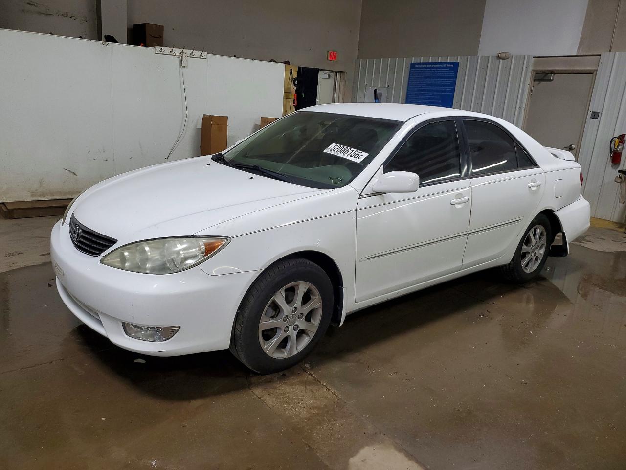 Salvage Toyota Camry Image