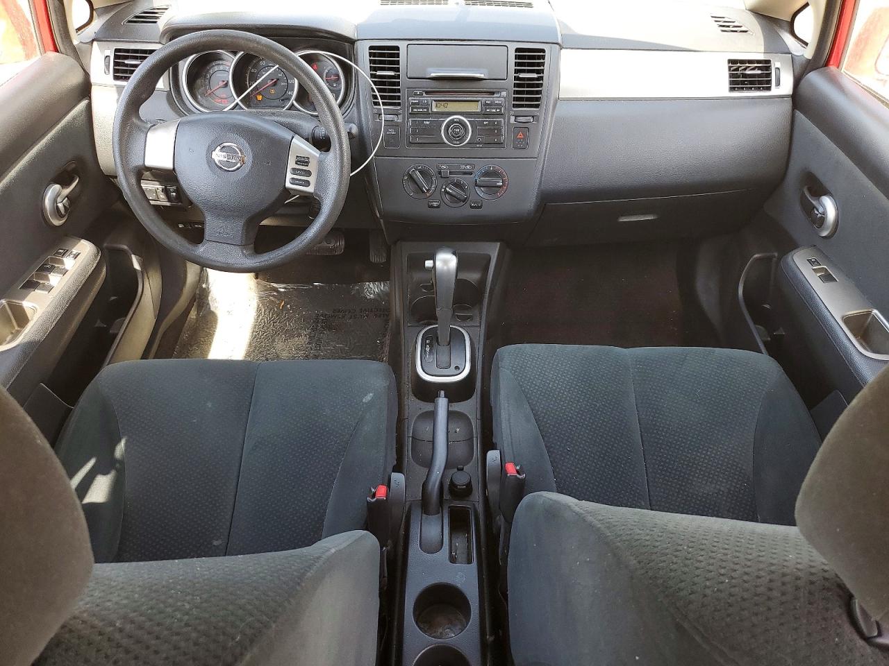 Nissan Versa 1.8 S